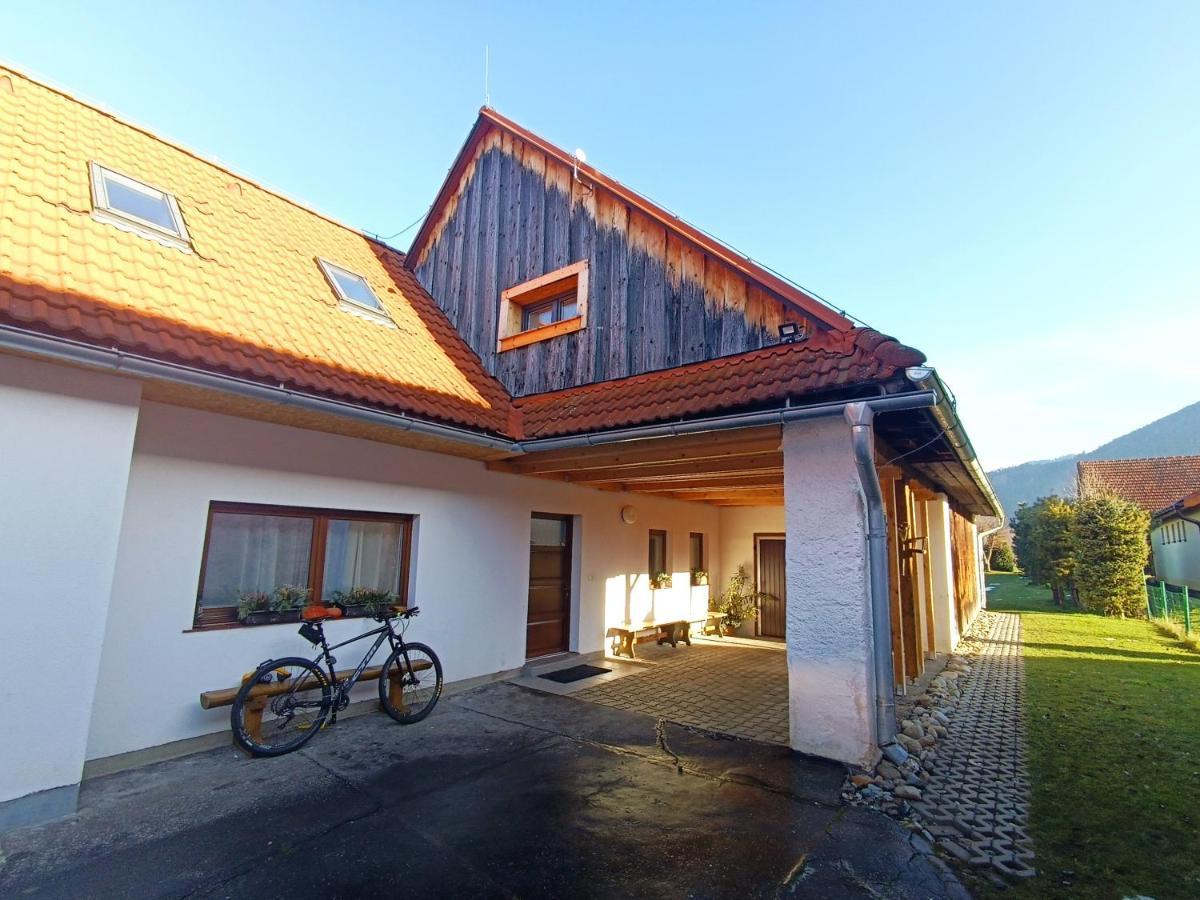 Vidiecky Apartman Kubo Pavčina Lehota Extérieur photo