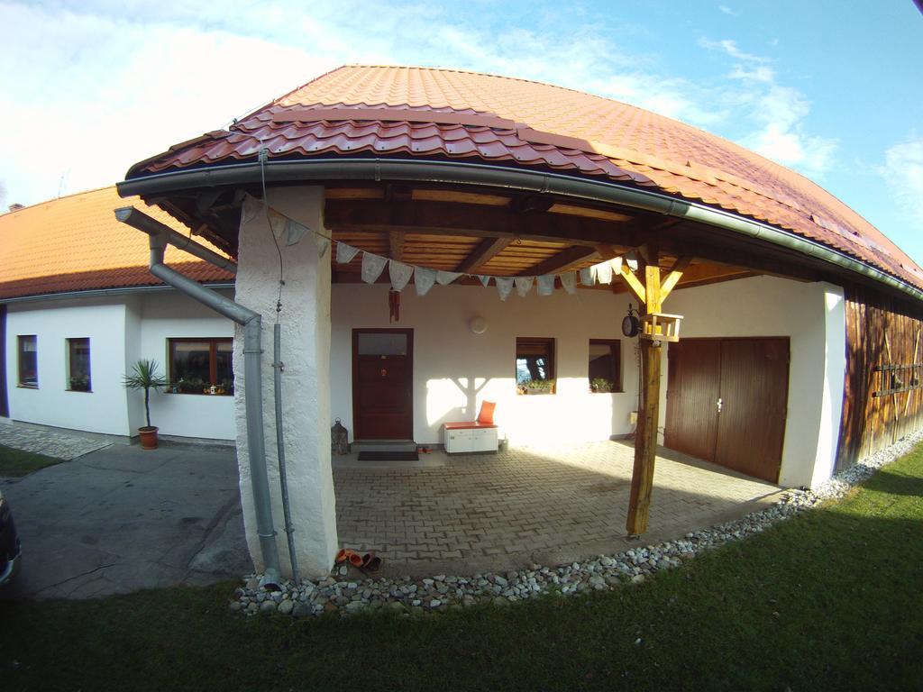 Vidiecky Apartman Kubo Pavčina Lehota Extérieur photo