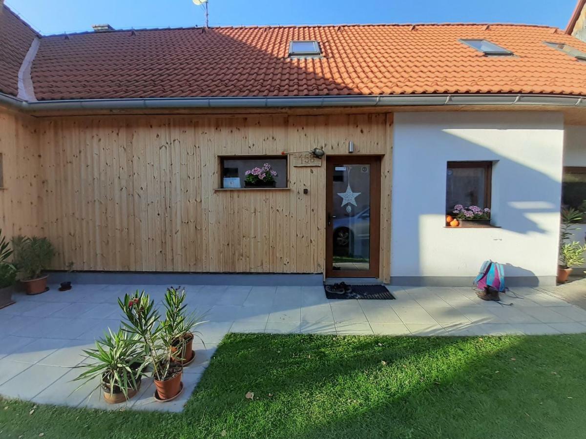Vidiecky Apartman Kubo Pavčina Lehota Extérieur photo
